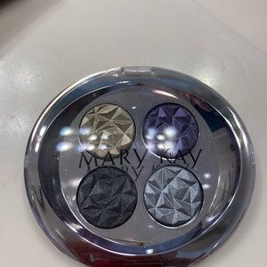 Mary Kay pure dimensions eye palette- Paris Starlight
